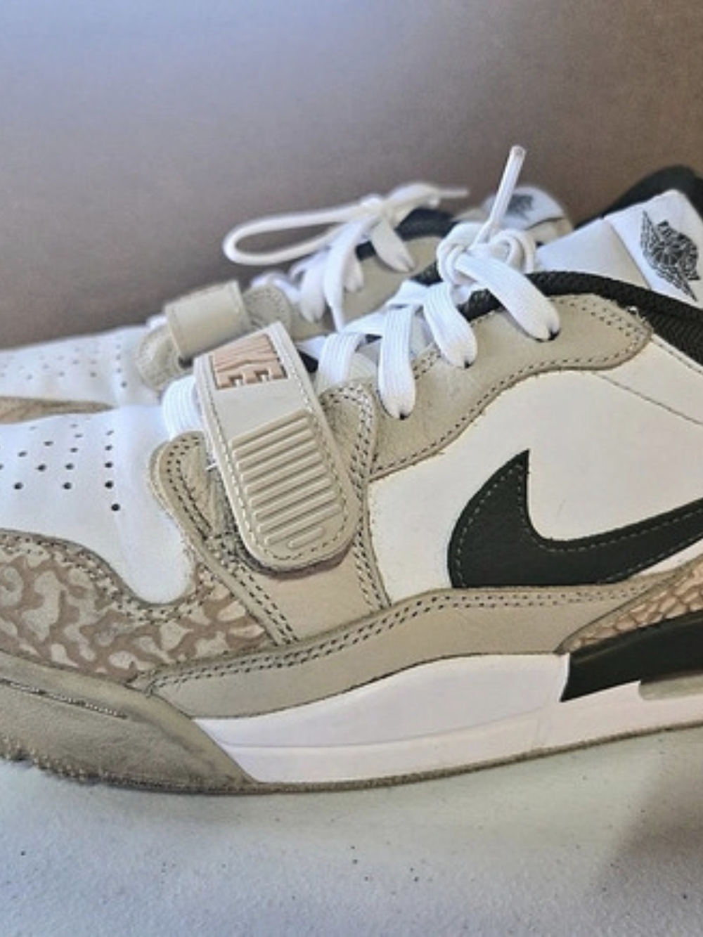 Nike Air Jordan Legacy 312 Low Sneakers in White & Green SIZE 11 US